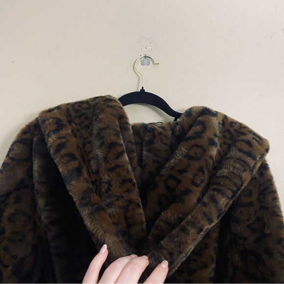 Rebecca Minkoff NWT Leopard Vegan Faux Fur Wrap Belted Coat With Hood Size Large - Picture 11 of 12